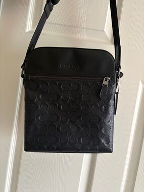 Coach Houston Leather Crossbody Messenger Bag (Men’s Black)